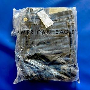 Brand new still with tags never use American Eagle stretchy jeans